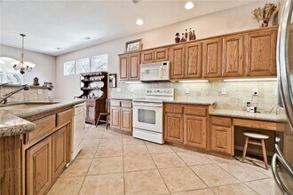 15 Glenbrook Ln in Bella Vista, AR - Foto de edificio - Building Photo