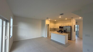 1077 SE 2nd St in Florida City, FL - Building Photo - Building Photo