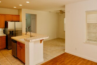 4096 Laurel Walk Ln in Turlock, CA - Building Photo - Building Photo