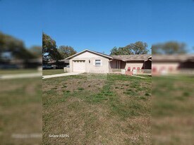 1374 Giles Ave in Spring Hill, FL - Building Photo
