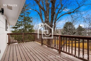 2351 S Garland St in Lakewood, CO - Building Photo