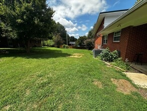 2696 Lakemoore Dr in Morristown, TN - Building Photo - Building Photo