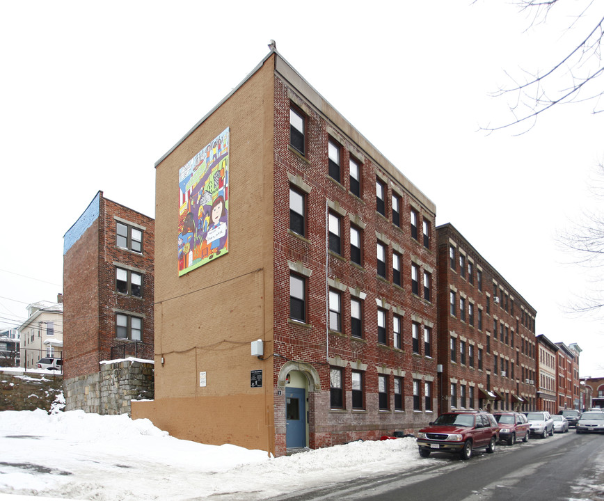 24 Peabody St in Salem, MA - Building Photo