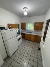 1047 S Franklin St, Unit 1R in Holbrook, MA - Building Photo - Building Photo