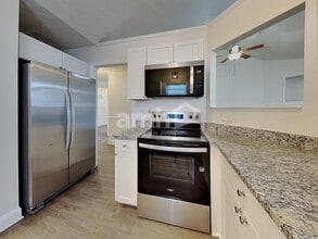 1954 Waccamaw Path in Winston-Salem, NC - Foto de edificio - Building Photo