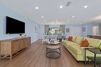 2218 Kings Lake Blvd in Naples, FL - Building Photo - Building Photo