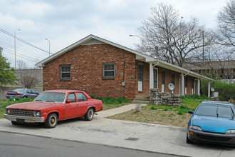 826 19th Ave N in Nashville, TN - Building Photo - Building Photo