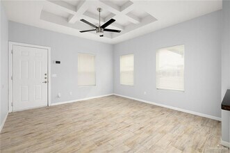 3911 Valeria St in Edinburg, TX - Foto de edificio - Building Photo