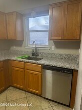 1625 Martin Bluff Rd in Gautier, MS - Foto de edificio - Building Photo