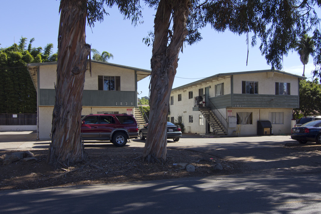 1827 N Vulcan Ave in Encinitas, CA - Building Photo