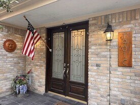 1901 Potomac Dr in Houston, TX - Building Photo