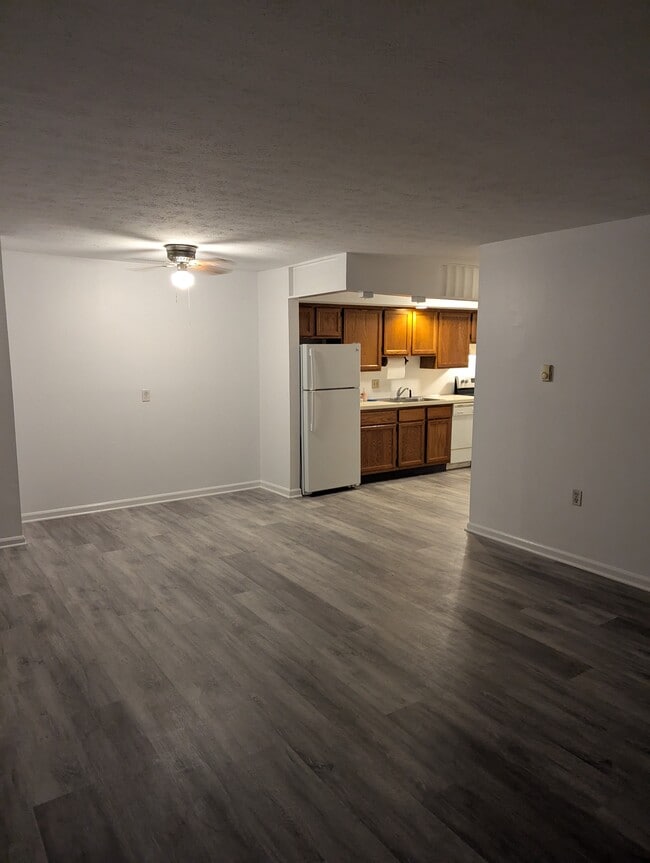 103 Horse Pond Rd, Unit 103 Salem