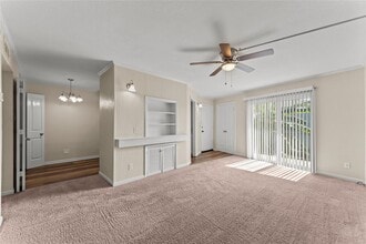 102 The Strand in Galveston, TX - Building Photo - Building Photo