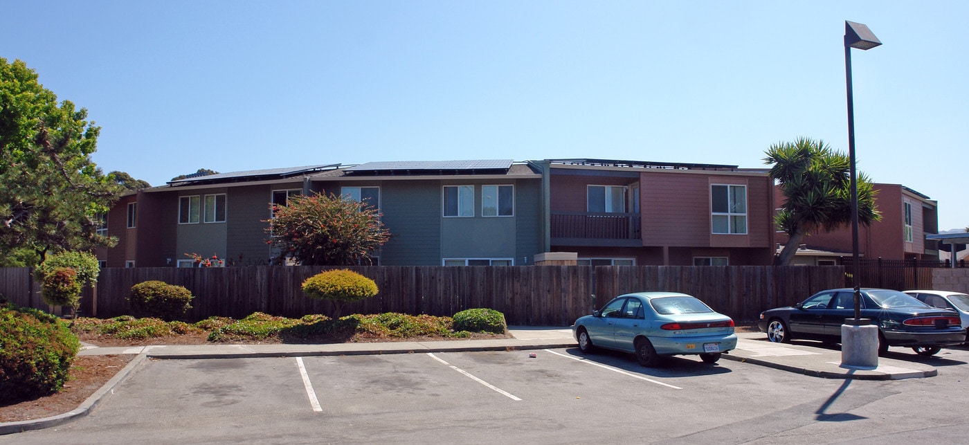 Crescent Park Apartments in Richmond, CA - Foto de edificio