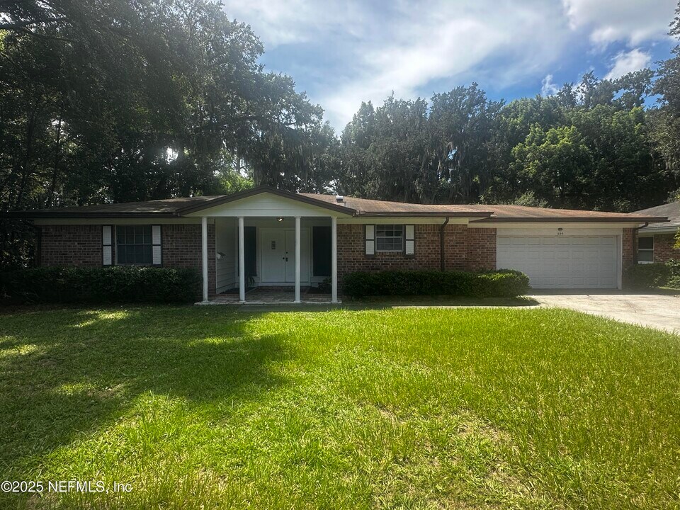 1834 Rankin Dr in Jacksonville, FL - Building Photo