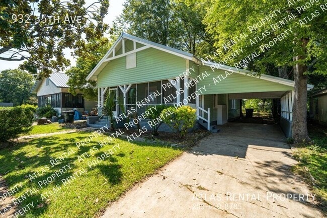 property at 932 35th Ave