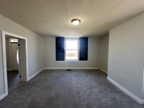 4532 Lafayette Ave in Cincinnati, OH - Building Photo - Building Photo