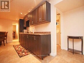 1602 Coram Crescent in Mississauga, ON - Building Photo - Building Photo