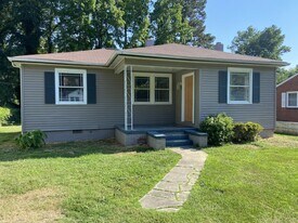 1211 Cedrow Dr in High Point, NC - Building Photo