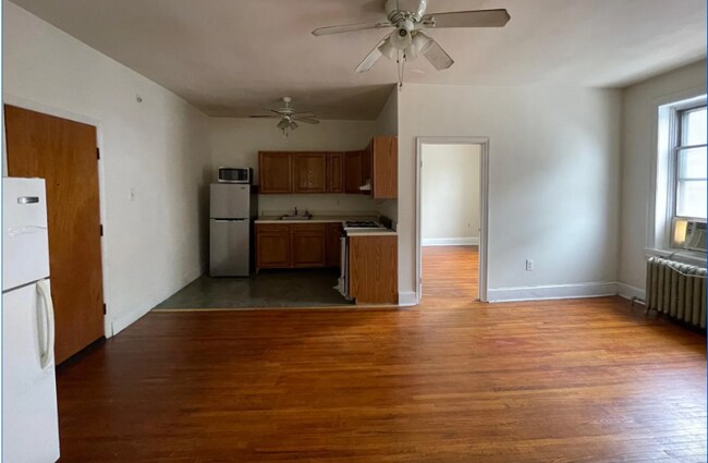 425 N 36th St in Philadelphia, PA - Foto de edificio - Building Photo