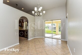 633 SW 9th Ave in Cape Coral, FL - Building Photo - Building Photo