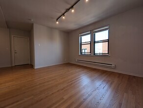 2832 W Palmer St, Unit 308 in Chicago, IL - Building Photo - Building Photo