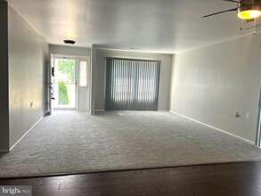 2 Warner Ct in Mount Laurel, NJ - Building Photo - Building Photo
