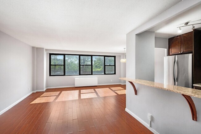 201 St Pauls Ave, Unit 1T in Jersey City, NJ - Building Photo - Building Photo