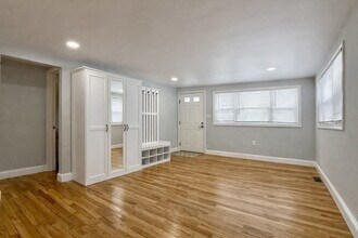 70 Seminole Ave in Waltham, MA - Building Photo - Building Photo