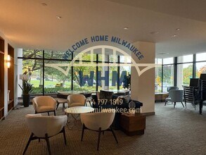 929 N Astor St in Milwaukee, WI - Building Photo - Building Photo