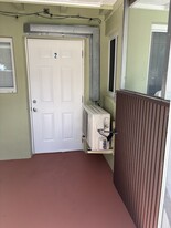 5810 Hope St in Hollywood, FL - Building Photo