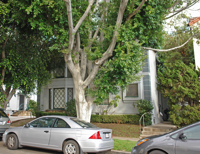 336 N Curson Ave in Los Angeles, CA - Building Photo - Building Photo