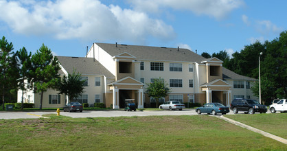 Hunters Creek in DeLand, FL - Foto de edificio - Building Photo