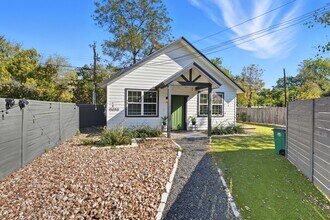 4505 Hank Ave, Unit B in Austin, TX - Building Photo - Building Photo