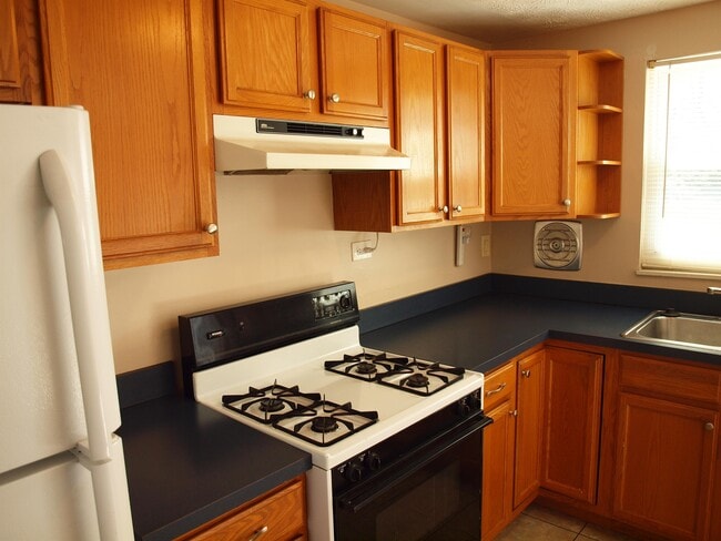 4984 Trafalgar St SW in Canton, OH - Building Photo - Building Photo