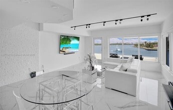 286 Bal Bay Dr, Unit 3C in Bal Harbour, FL - Foto de edificio - Building Photo
