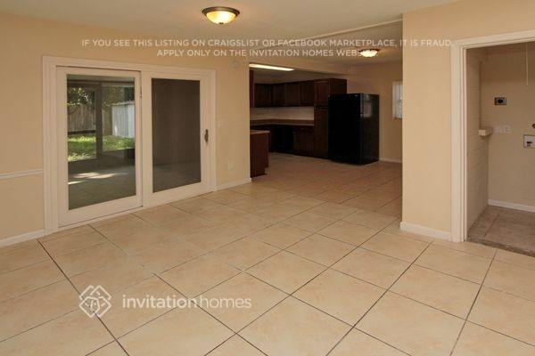 8606 Chinaberry Dr