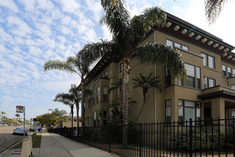 563 22nd St in San Diego, CA - Foto de edificio - Building Photo