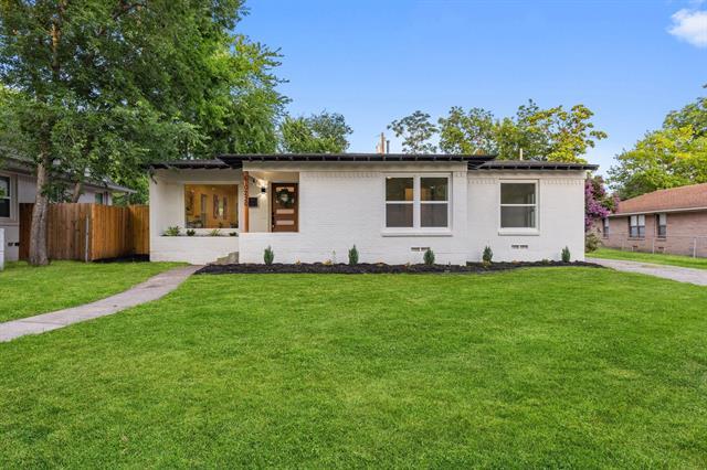 10230 Newcombe Dr in Dallas, TX - Building Photo - Building Photo