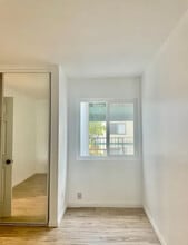 1811 E Grand Ave, Unit 86 in Escondido, CA - Foto de edificio - Building Photo