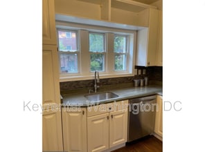 242 Emerson St NW in Washington, DC - Building Photo - Building Photo