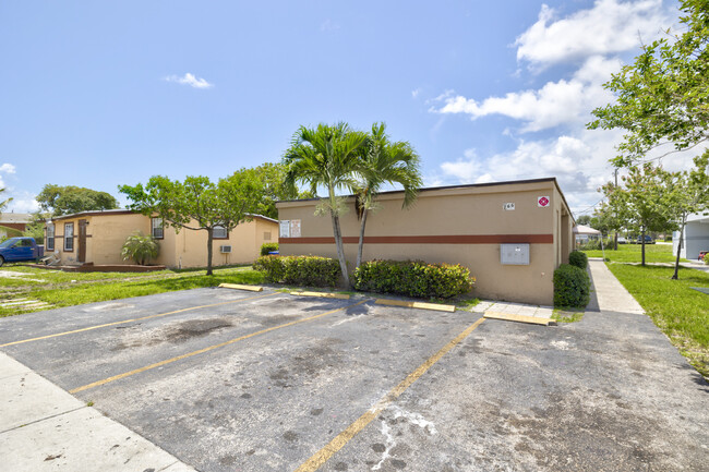 266 Sw 3rd St in Deerfield Beach, FL - Building Photo - Building Photo