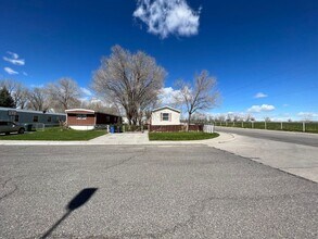 220 Diamond Dr in Riverton, WY - Building Photo - Building Photo