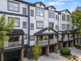 221 Semel Cir NW in Atlanta, GA - Building Photo