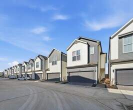 5929 Haring Ln in Houston, TX - Building Photo - Building Photo