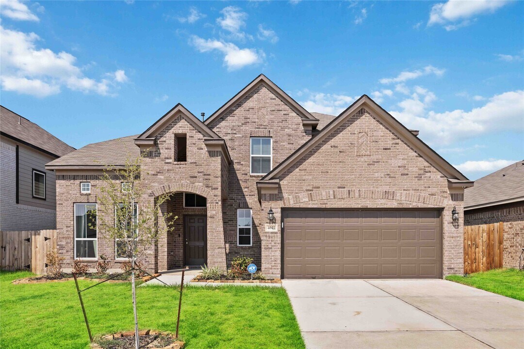 4611 Hronas Dr in Katy, TX - Building Photo