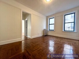 21 Magaw Pl in New York, NY - Building Photo