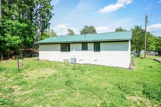 634 Woodburn Dr in Fayetteville, NC - Foto de edificio - Building Photo