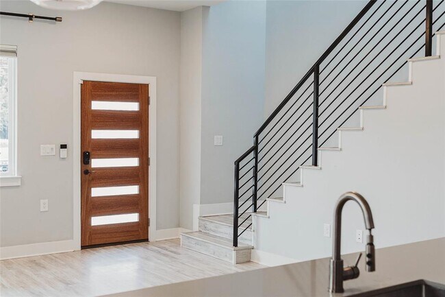 6813 Porter St in Austin, TX - Building Photo - Building Photo