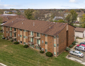 Hickory Ridge Apartments in Ames, IA - Building Photo - Building Photo